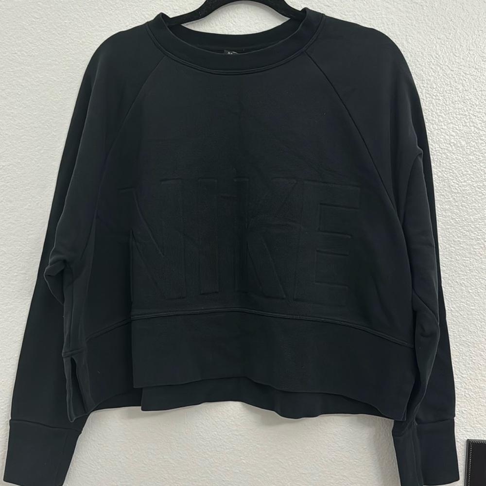 Black Nike cropped sweater